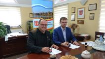 Podpisanie umowy - "Przebudowa drogi gminnej nr 30022W w Janikowie"., 