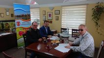 Podpisanie umowy - "Przebudowa drogi gminnej nr 30022W w Janikowie"., 
