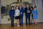 Wręczenie nagród laureatom konkursów związanych z odzyskaniem praw miejskich przez Czerwińsk nad Wisłą., 