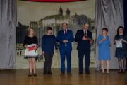 Wręczenie nagród laureatom konkursów związanych z odzyskaniem praw miejskich przez Czerwińsk nad Wisłą., 